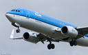 B737
