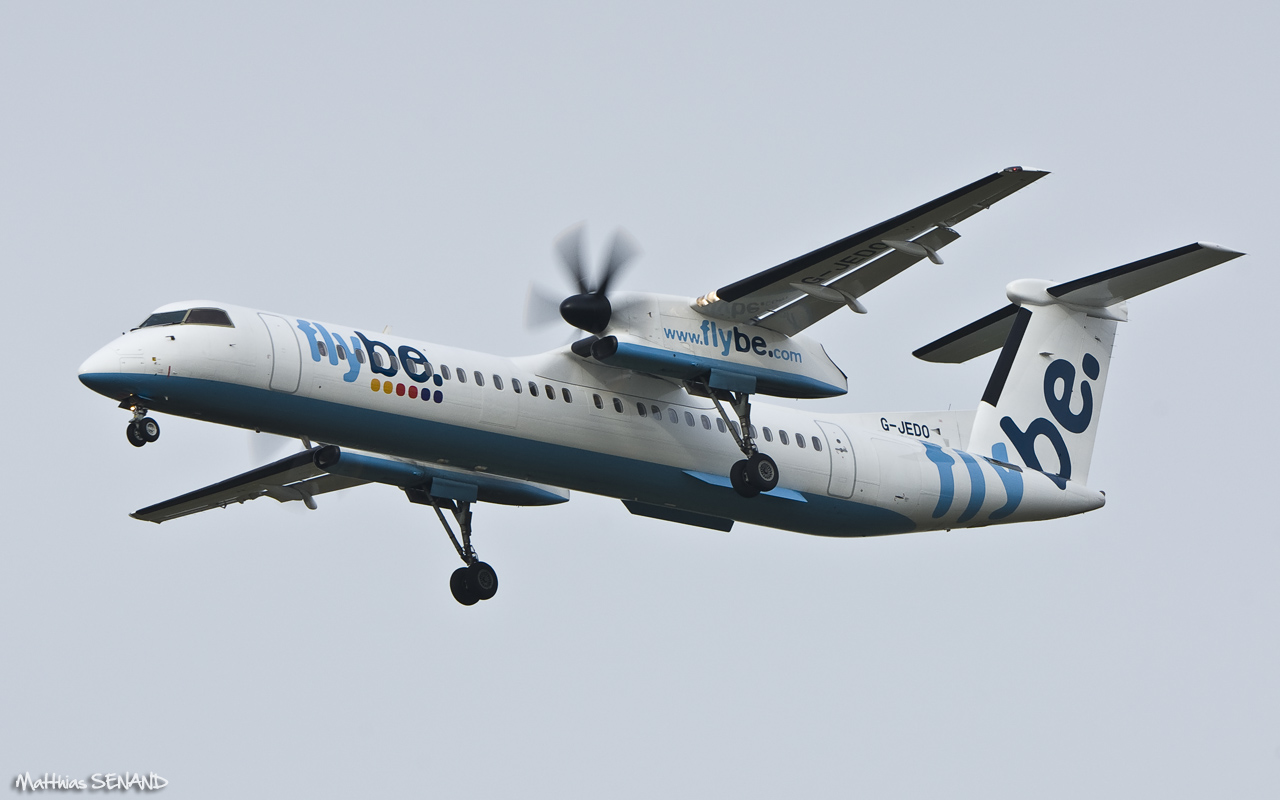 Dash 8