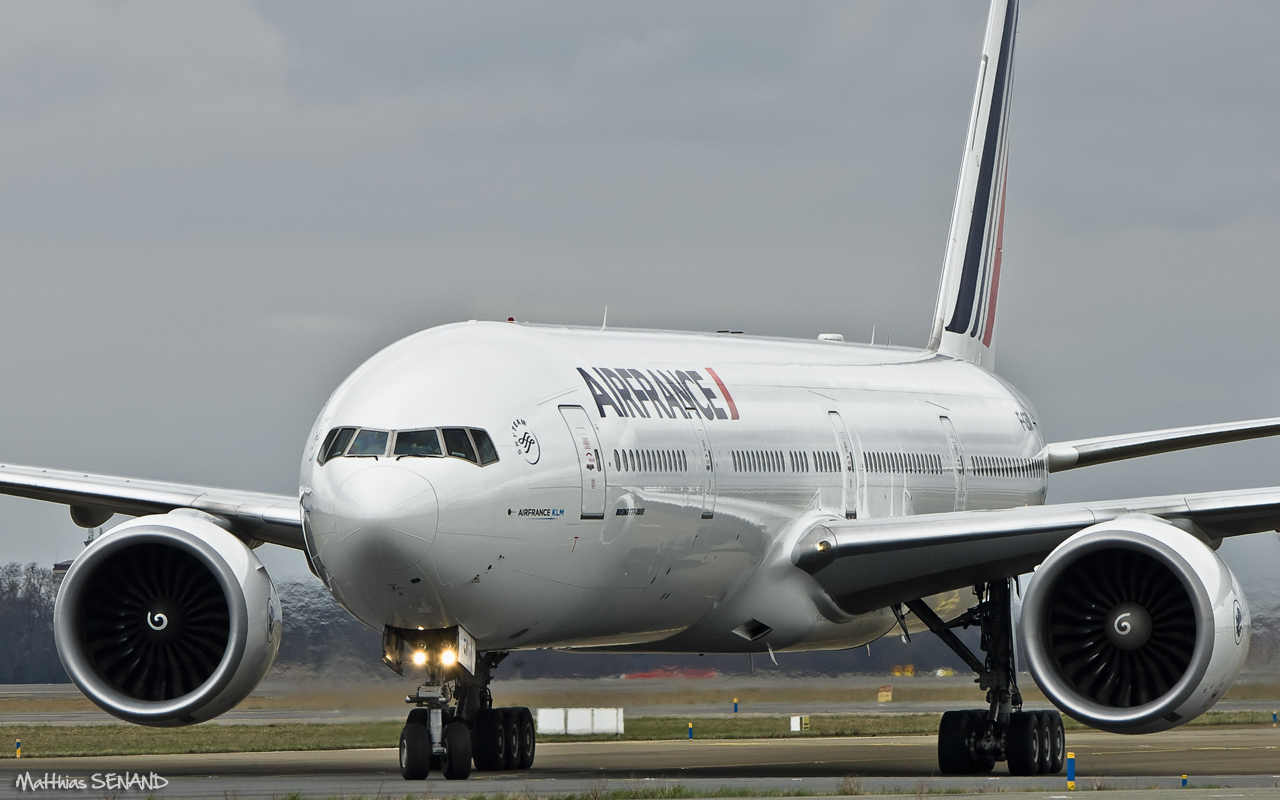 B777 - 20100404191259-e70ad8cc.jpg 20100404191259-e70ad8cc.jpg