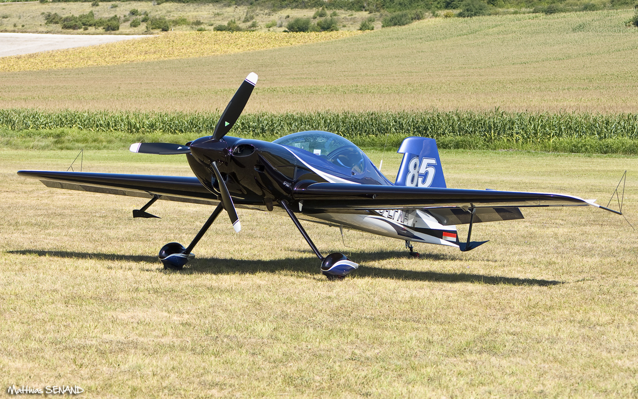 XtremeAir Sbach 342 - DSC03539_1280800c.jpg DSC03539_1280800c.jpg