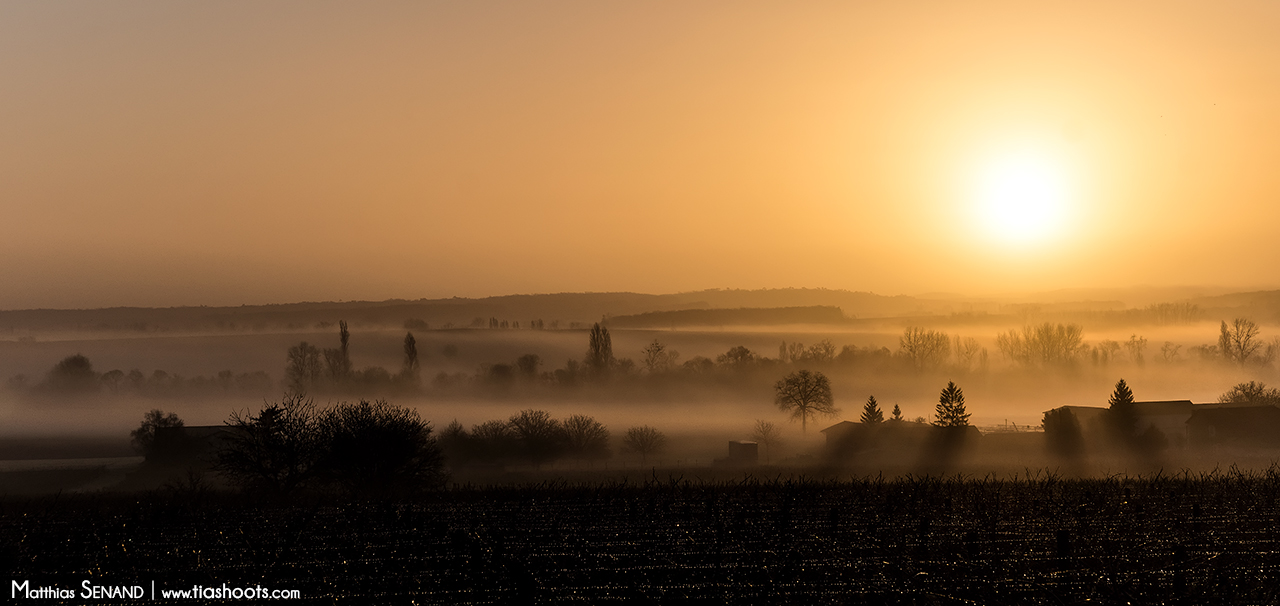 Lever de soleil brumeux